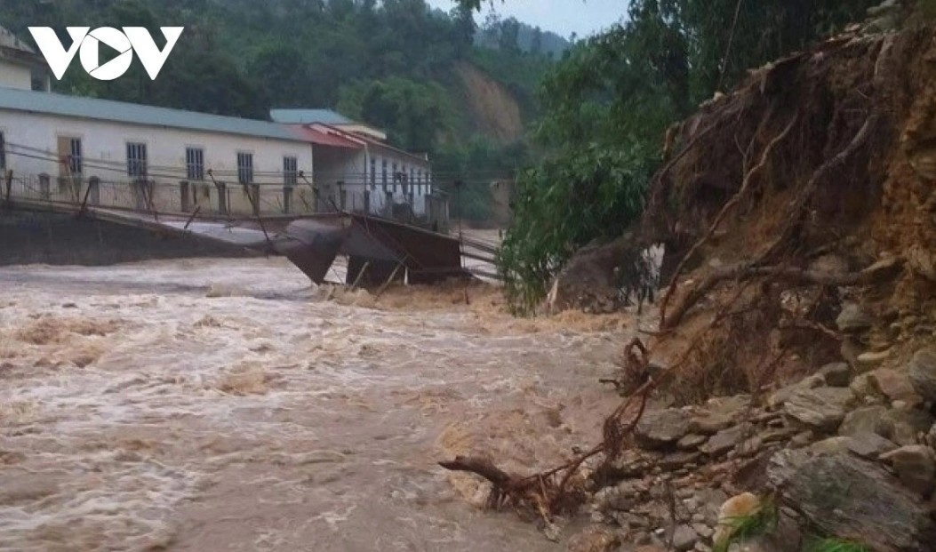 Cộng đồng quốc tế sẻ chia và hỗ trợ Việt Nam khắc phục hậu quả thiên tai